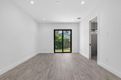 Villa ou maison à vendre à Palm Springs, Floride: 4 chambres, 225.66 m2 № 2245422 - photo 22