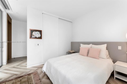 House in Key Biscayne, Florida 6 bedrooms, 358.05 sq.m. № 1863657 - photo 29