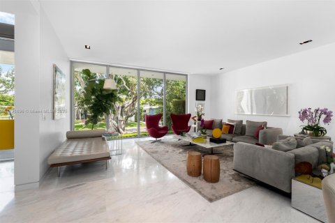 House in Key Biscayne, Florida 6 bedrooms, 358.05 sq.m. № 1863657 - photo 3