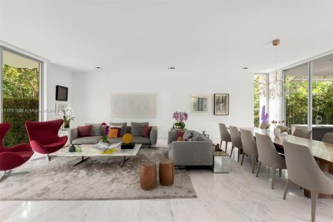 House in Key Biscayne, Florida 6 bedrooms, 358.05 sq.m. № 1863657 - photo 4