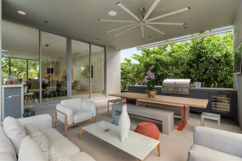 House in Key Biscayne, Florida 6 bedrooms, 358.05 sq.m. № 1863657 - photo 14