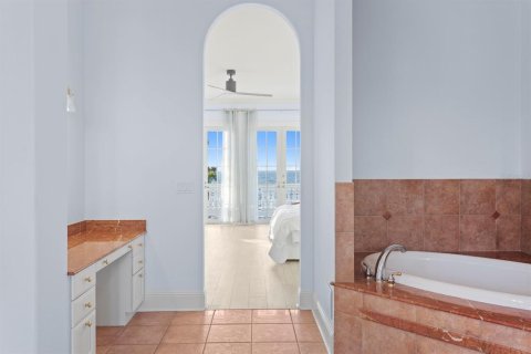 Купить виллу или дом в Аполло-Бич, Флорида 10 комнат, 489.87м2, № 1629950 - фото 29
