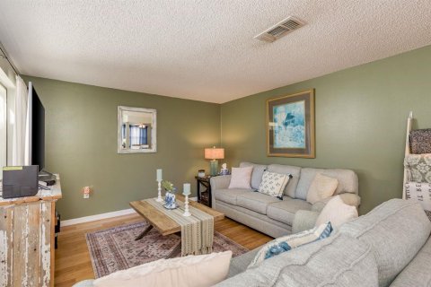 Villa ou maison à vendre à Hudson, Floride: 2 chambres, 134.89 m2 № 2098703 - photo 12