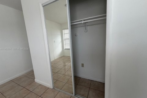 Снять в аренду виллу или дом в Майами, Флорида 4 спальни, 242.94м2, № 2046821 - фото 23