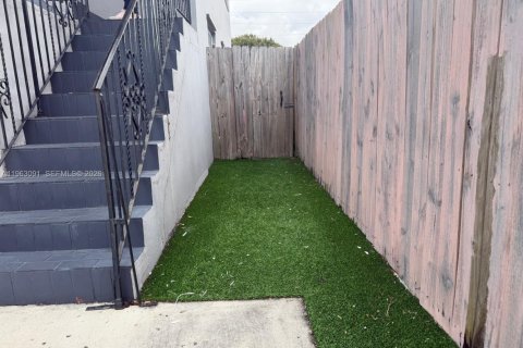 Снять в аренду виллу или дом в Майами, Флорида 4 спальни, 242.94м2, № 2046821 - фото 4