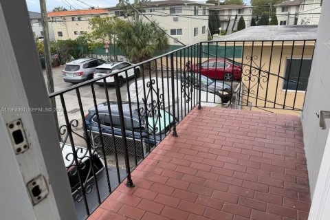 Снять в аренду виллу или дом в Майами, Флорида 4 спальни, 242.94м2, № 2046821 - фото 8