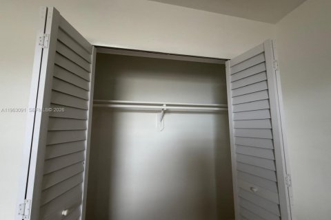 Снять в аренду виллу или дом в Майами, Флорида 4 спальни, 242.94м2, № 2046821 - фото 20