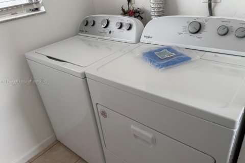 Снять в аренду виллу или дом в Майами, Флорида 4 спальни, 242.94м2, № 2046821 - фото 11