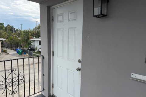 Снять в аренду виллу или дом в Майами, Флорида 4 спальни, 242.94м2, № 2046821 - фото 6