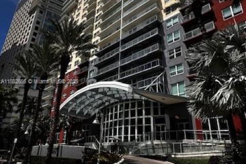 Copropriété à louer à Miami, Floride: 1 chambre, 69.68 m2 № 1931848 - photo 2