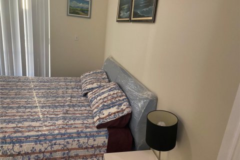 Condo in Miami, Florida, 1 bedroom  № 2362788 - photo 11