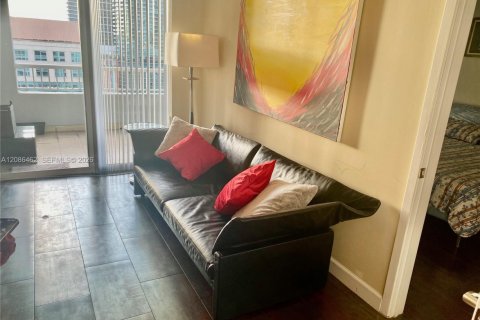 Condo in Miami, Florida, 1 bedroom  № 2362788 - photo 19