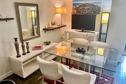 Condo in Miami, Florida, 1 bedroom  № 2362788 - photo 20