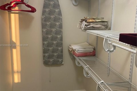 Condo in Miami, Florida, 1 bedroom  № 2362788 - photo 4