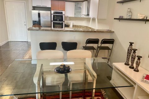 Condo in Miami, Florida, 1 bedroom  № 2362788 - photo 18