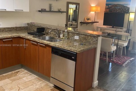 Condo in Miami, Florida, 1 bedroom  № 2362788 - photo 8
