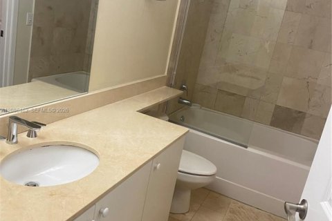 Condo in Miami, Florida, 1 bedroom  № 2362788 - photo 9
