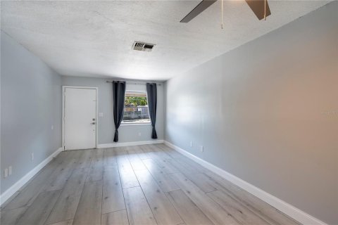 Apartamento en alquiler en Tarpon Springs, Florida, 2 dormitorios, 69.68 m2 № 1720446 - foto 2