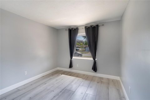Apartamento en alquiler en Tarpon Springs, Florida, 2 dormitorios, 69.68 m2 № 1720446 - foto 11