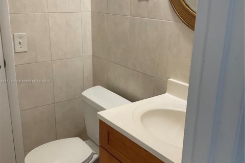 Condo in Sunny Isles Beach, Florida, 2 bedrooms  № 1714834 - photo 10