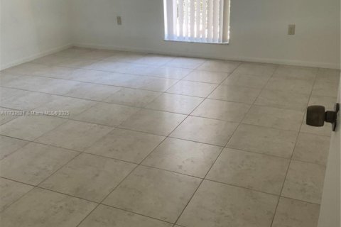 Condo in Sunny Isles Beach, Florida, 2 bedrooms  № 1714834 - photo 8