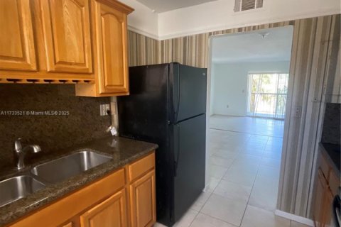 Condo in Sunny Isles Beach, Florida, 2 bedrooms  № 1714834 - photo 14