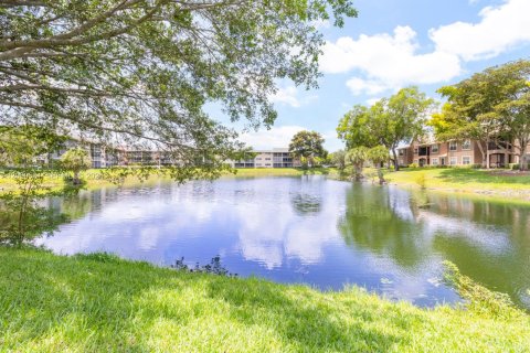 Appartement à louer à Coral Springs, Floride: 2 chambres, 102.19 m2 № 2264787 - photo 7
