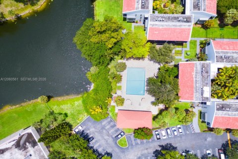 Appartement à louer à Coral Springs, Floride: 2 chambres, 102.19 m2 № 2264787 - photo 3