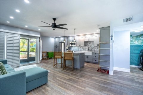 Condo in Safety Harbor, Florida, 1 bedroom № 2238176 - photo 2
