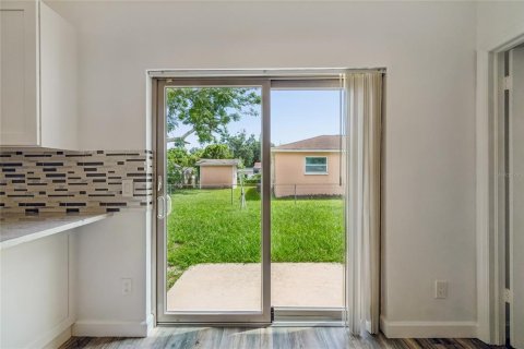 Villa ou maison à vendre à Tampa, Floride: 3 chambres, 103.21 m2 № 2226079 - photo 18