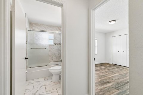 Villa ou maison à vendre à Tampa, Floride: 3 chambres, 103.21 m2 № 2226079 - photo 21