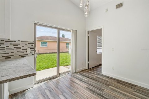 Villa ou maison à vendre à Tampa, Floride: 3 chambres, 103.21 m2 № 2226079 - photo 16