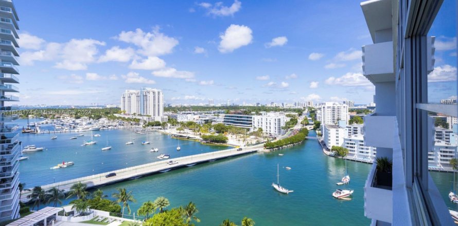 Condominio en Miami Beach, Florida, 1 dormitorio № 1764623