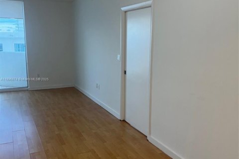 Снять в аренду кондоминиум в Майами-Бич, Флорида 1 спальня, 63.45м2, № 1947849 - фото 6