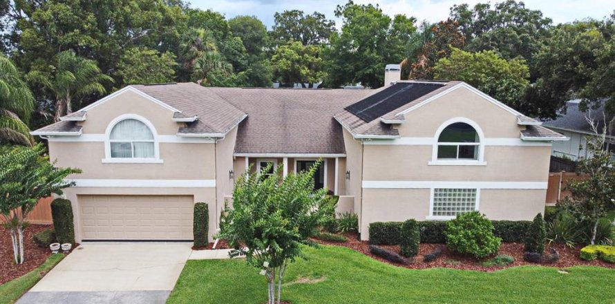 House in Maitland, Florida 6 bedrooms, 371.24 sq.m. № 1783404