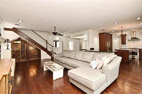 House in Maitland, Florida 6 bedrooms, 371.24 sq.m. № 1783404 - photo 4