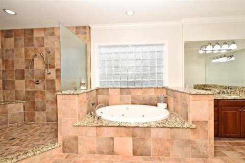 House in Maitland, Florida 6 bedrooms, 371.24 sq.m. № 1783404 - photo 29