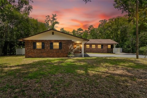 Casa en venta en Brooksville, Florida, 3 dormitorios, 194.35 m2 № 2238419 - foto 3
