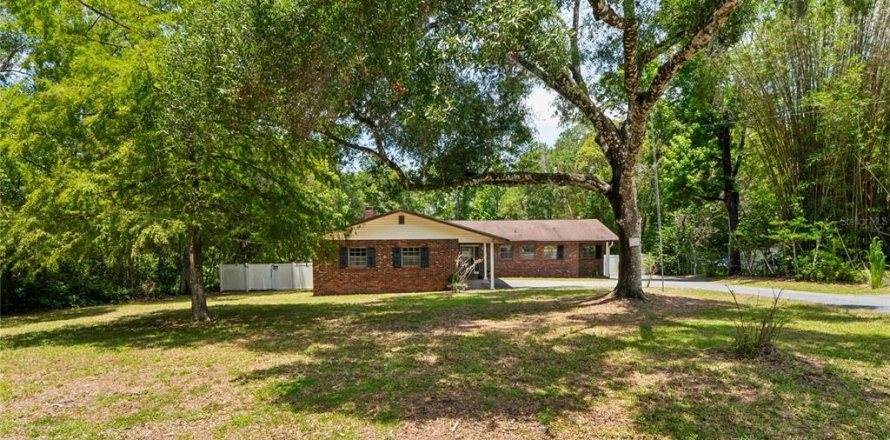 Casa en Brooksville, Florida 3 dormitorios, 194.35 m2 № 2238419