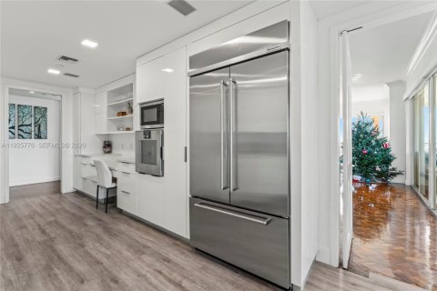 Condo in Miami Beach, Florida, 4 bedrooms  № 2001614 - photo 8