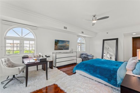 Condo in Miami Beach, Florida, 4 bedrooms  № 2001614 - photo 19