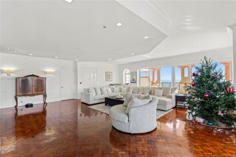 Condo in Miami Beach, Florida, 4 bedrooms  № 2001614 - photo 6