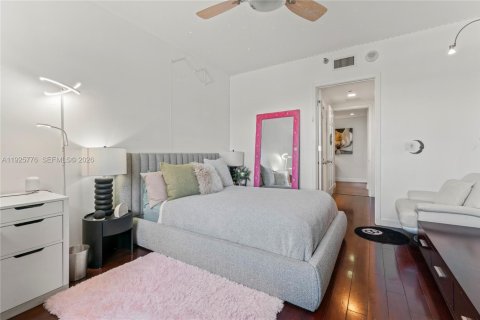 Condo in Miami Beach, Florida, 4 bedrooms  № 2001614 - photo 29