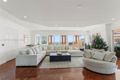 Condo in Miami Beach, Florida, 4 bedrooms  № 2001614 - photo 3