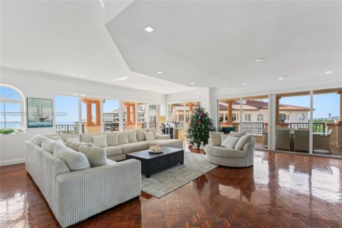 Condo in Miami Beach, Florida, 4 bedrooms  № 2001614 - photo 4