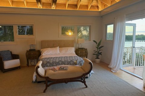 House in Lantana, Florida 4 bedrooms, 357.3 sq.m. № 2081970 - photo 24