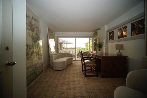 House in Lantana, Florida 4 bedrooms, 357.3 sq.m. № 2081970 - photo 26