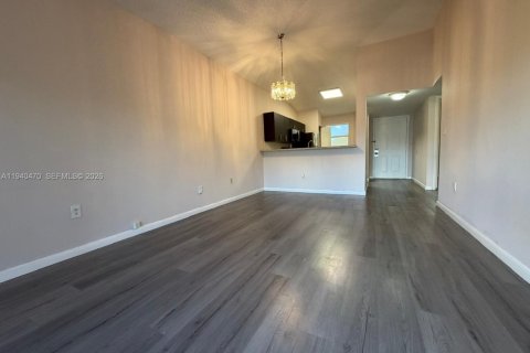 Купить кондоминиум в Санрайз, Флорида 2 спальни, 91.6м2, № 1999719 - фото 4