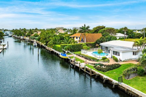House in Ocean Ridge, Florida 2 bedrooms, 135.64 sq.m. № 2087678 - photo 2