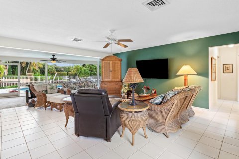 House in Ocean Ridge, Florida 2 bedrooms, 135.64 sq.m. № 2087678 - photo 9